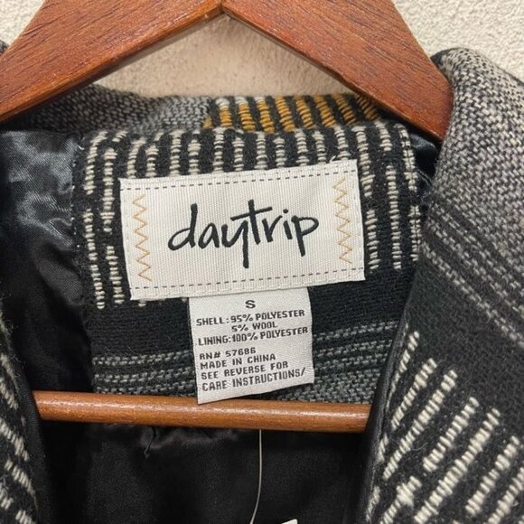 NWT Buckle - Daytrip Black & Gray Aztec Print Tie Waist Jacket Coat sz S - Picture 5 of 5